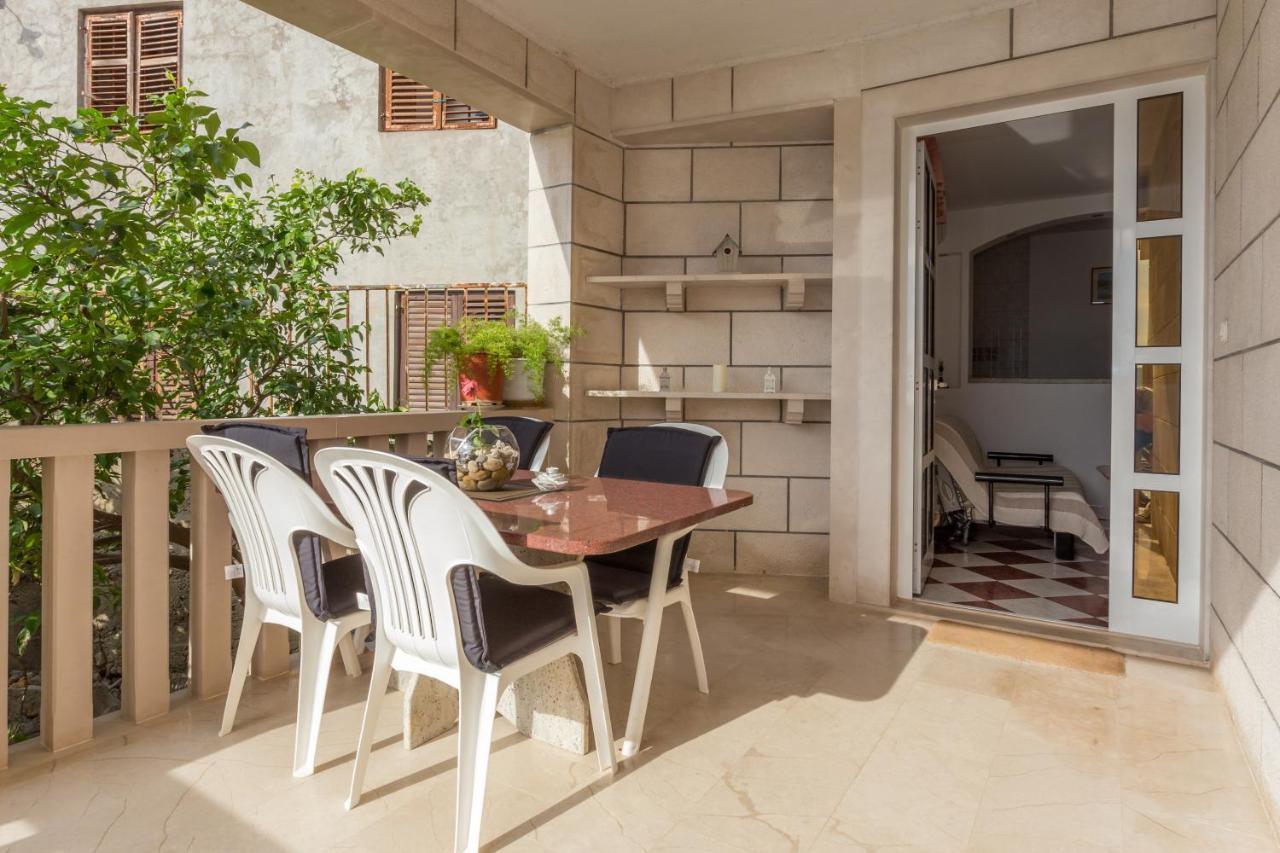 Holiday Home Komarna Luaran gambar