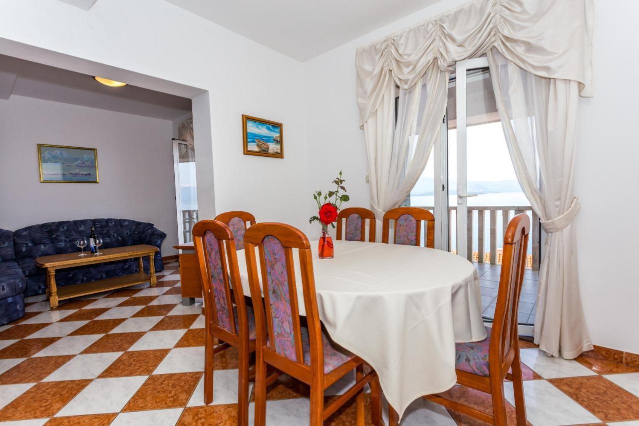 Holiday Home Komarna Luaran gambar