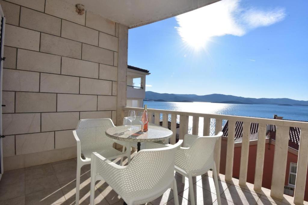 Holiday Home Komarna Luaran gambar